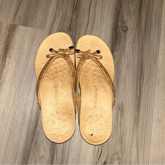 Vionic Women's Brown Sandals with Bow Accent - Picture 4 of 4